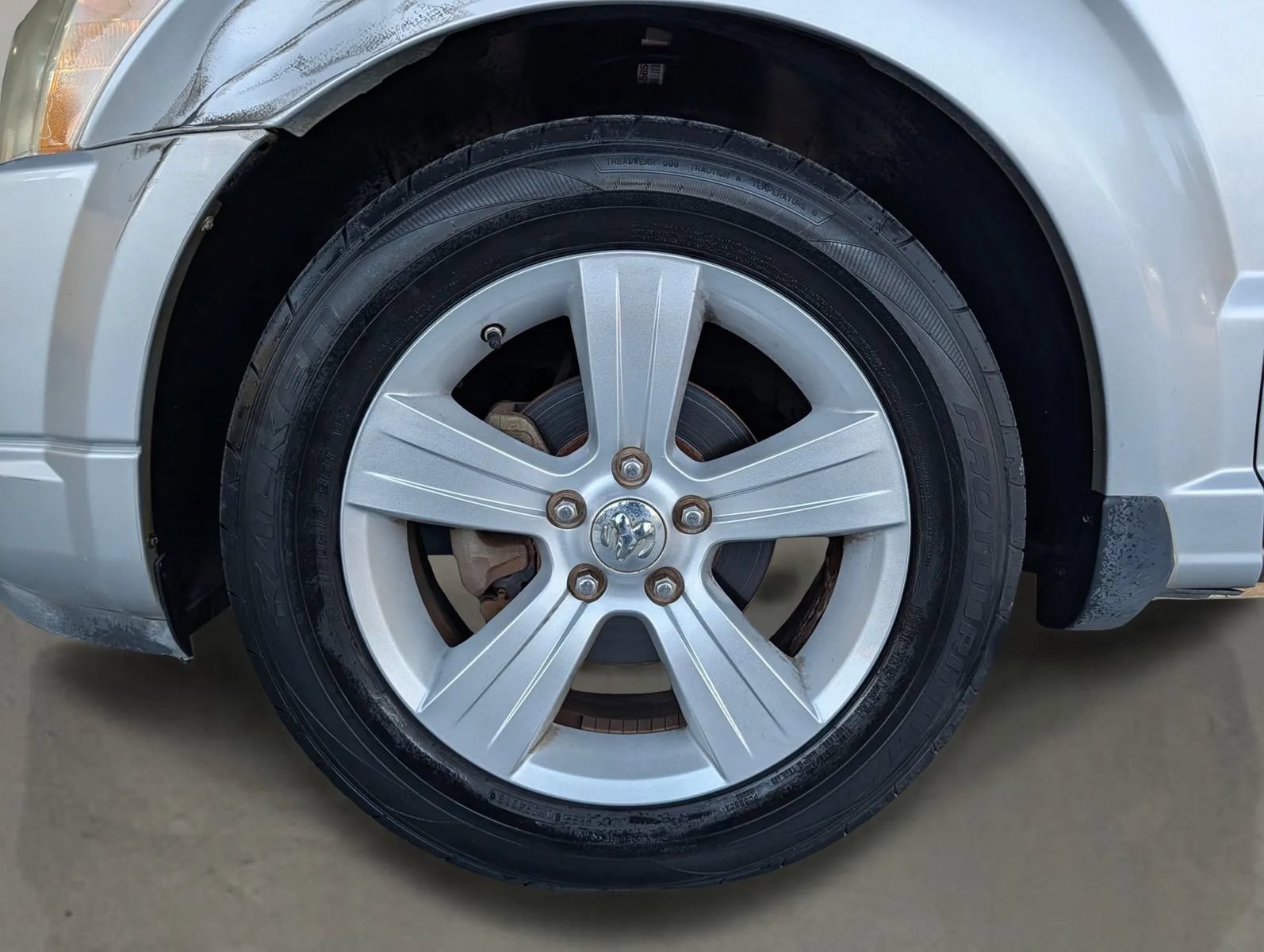 Used 2010 Dodge Caliber SXT FWD image 9