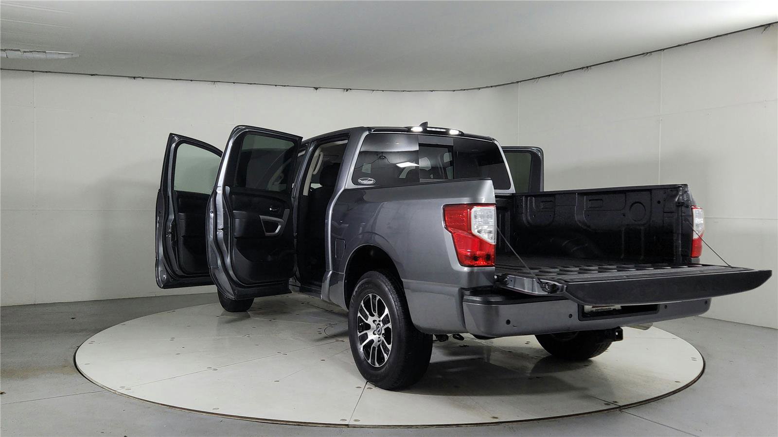 Certified 2024 Nissan Titan SV image 11