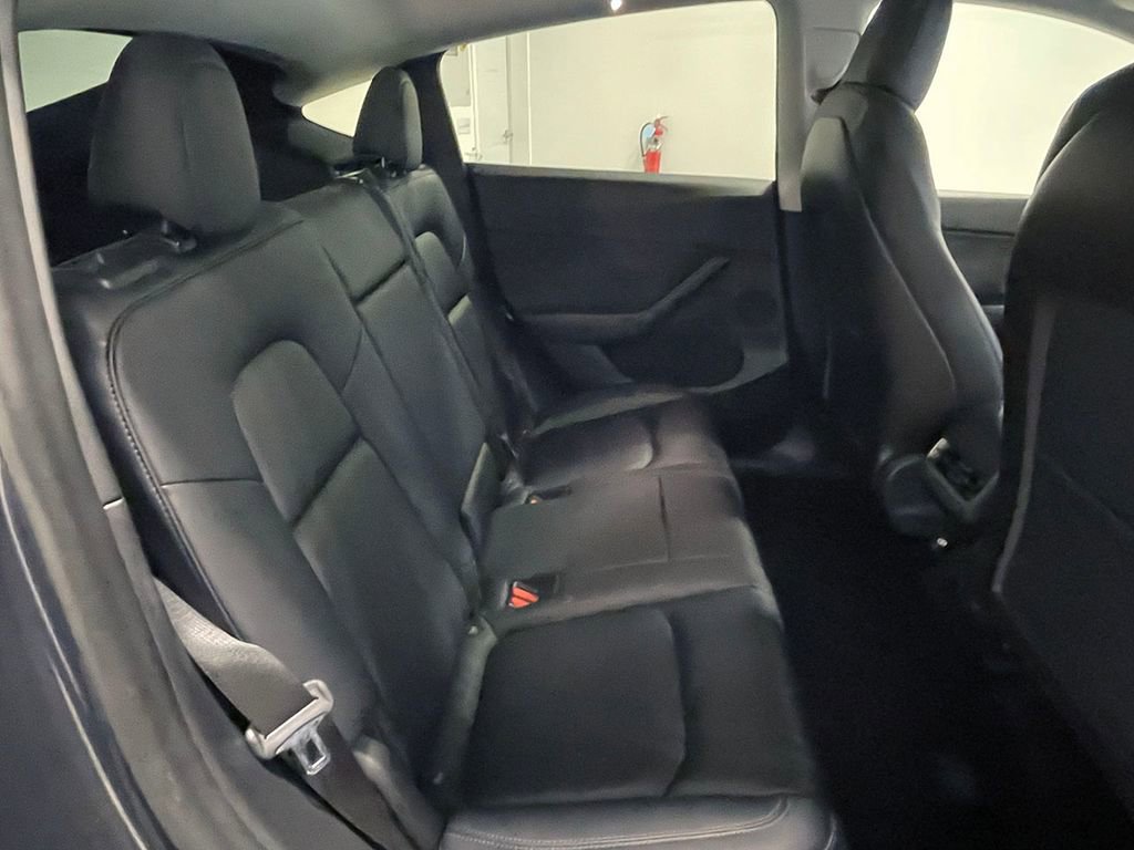 Used 2021 Tesla Model Y Long Range image 22