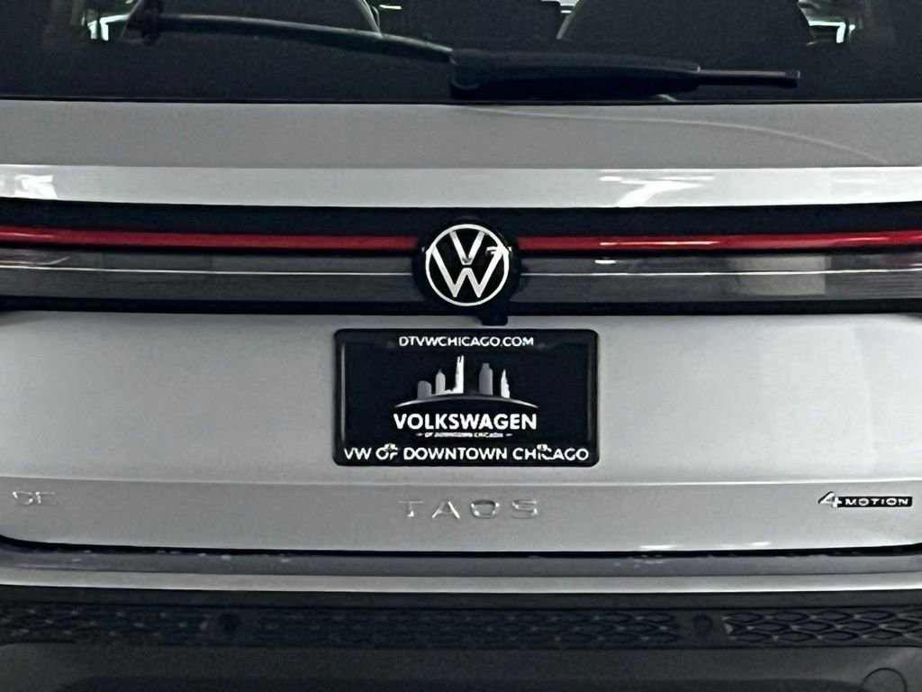 New 2025 Volkswagen Taos SE image 33