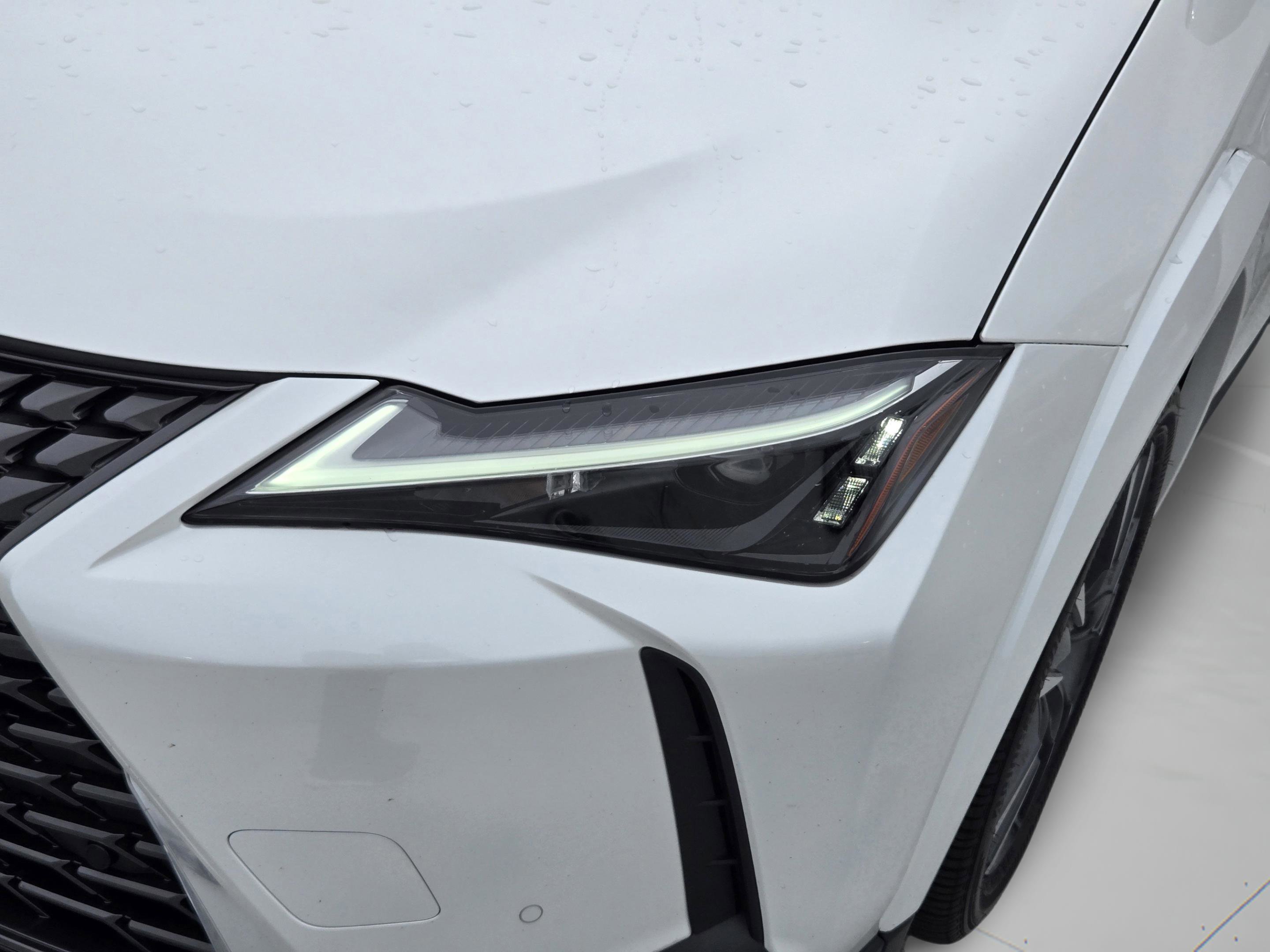 Used 2025 Lexus UX 300h FWD w/ Accessory Package (Z2) image 8
