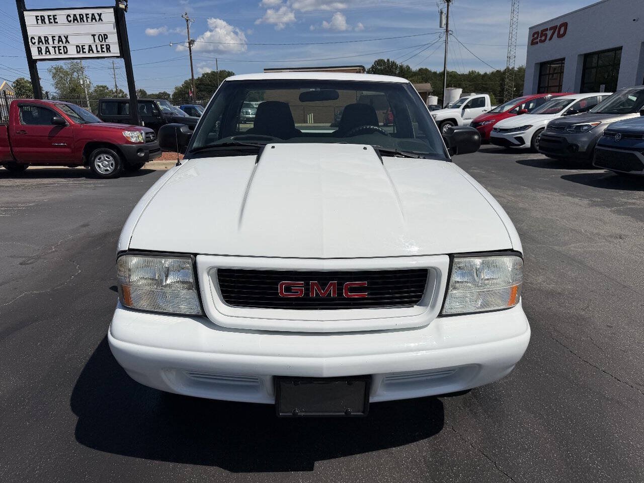Used 2003 GMC Sonoma SL w/ Convenience Package RWD image 2