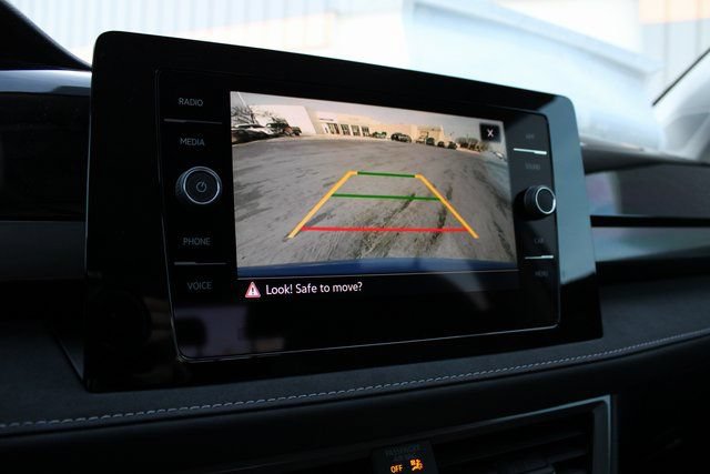 New 2026 Volkswagen Taos SE AWD/4WD image 3