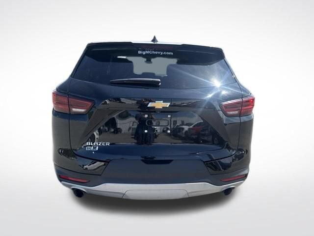 Used 2025 Chevrolet Blazer LT FWD image 4