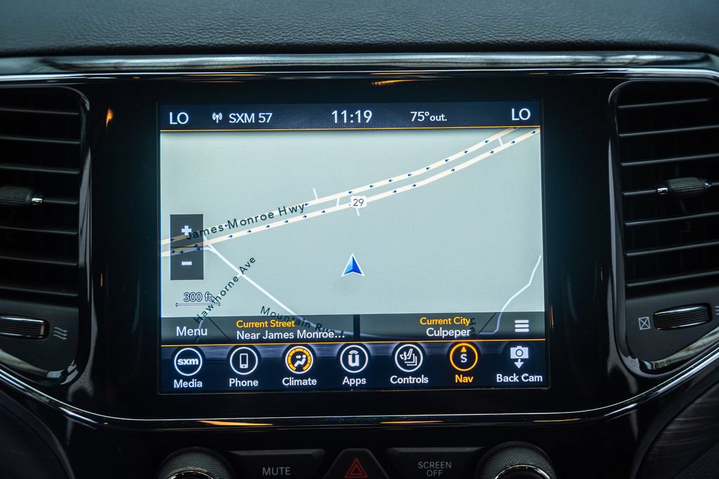 Used 2021 Jeep Grand Cherokee Laredo X AWD/4WD image 25