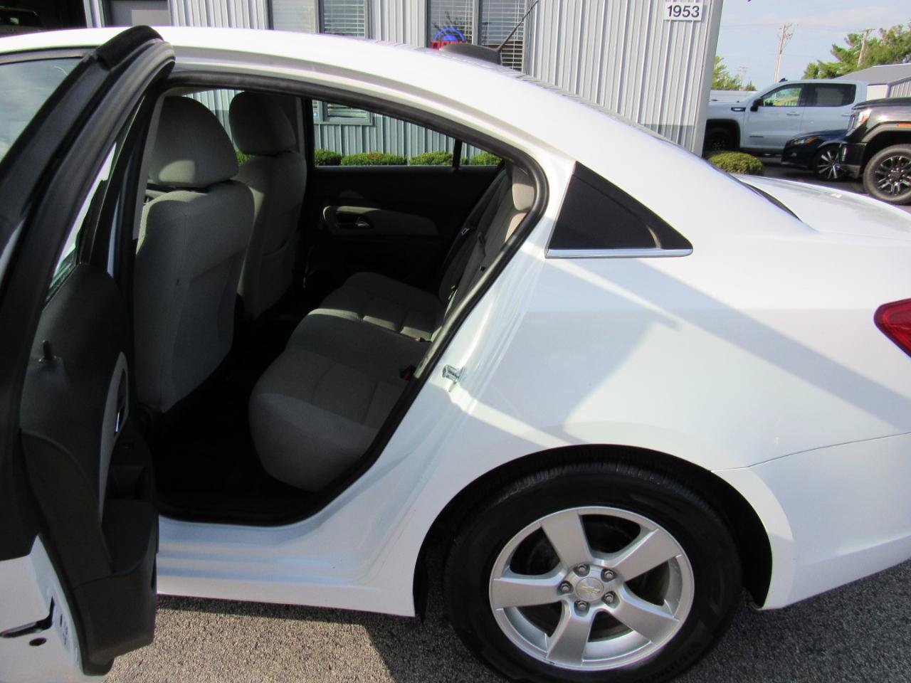 Used 2016 Chevrolet Cruze LT FWD image 34