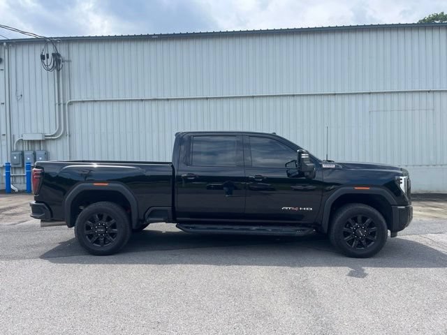 Used 2025 GMC Sierra 2500 AT4 w/ Technology Package AWD/4WD image 4