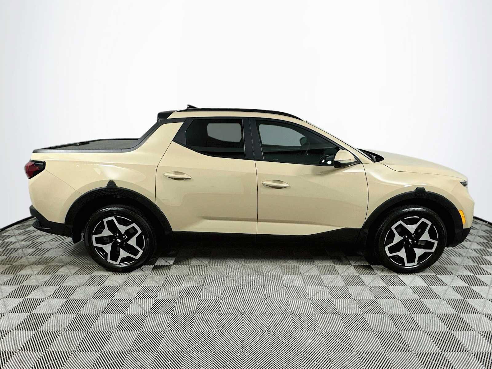 Used 2023 Hyundai Santa Cruz Limited w/ Cargo Package AWD/4WD image 8