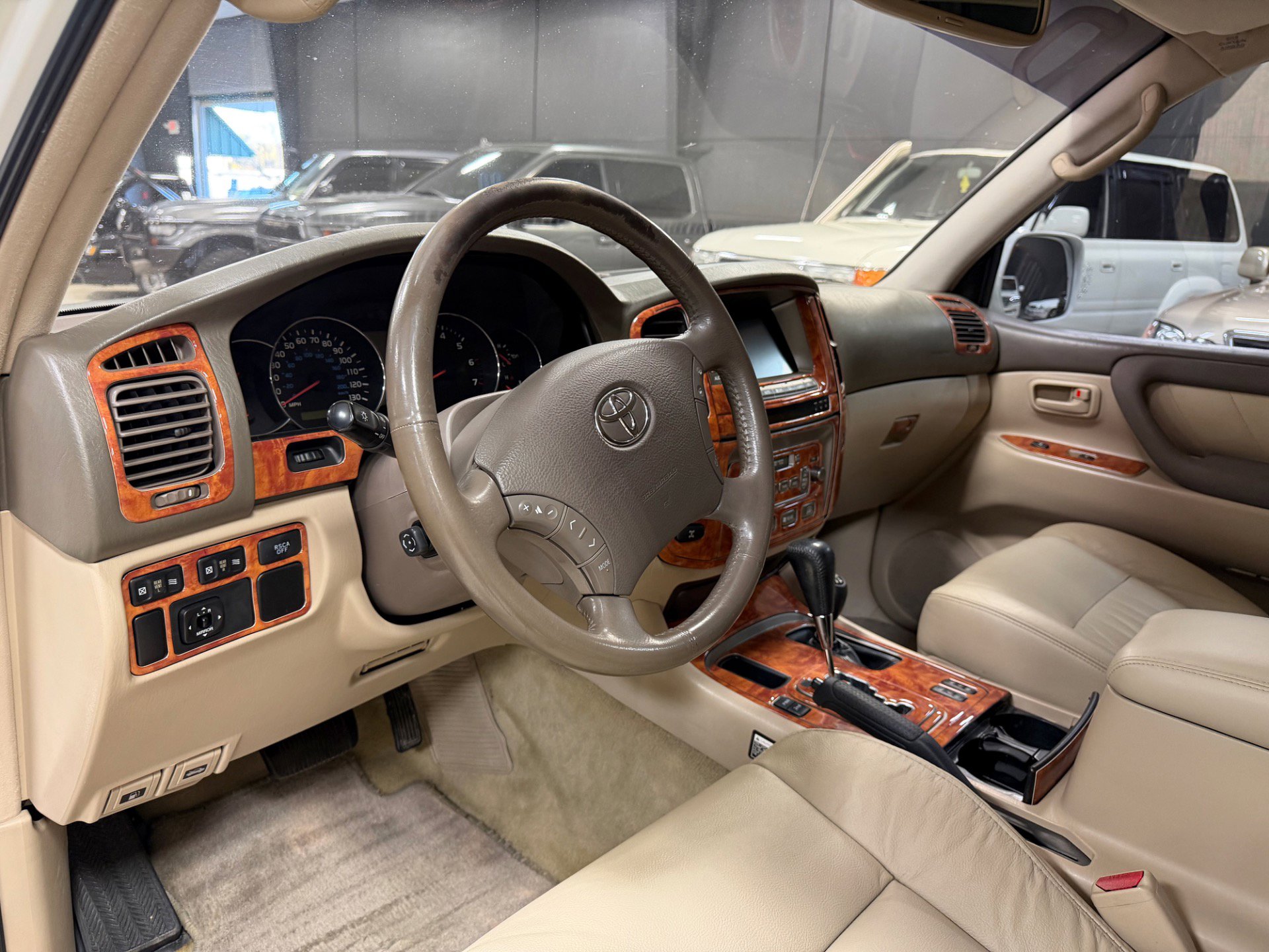 Used 2004 Toyota Land Cruiser image 20