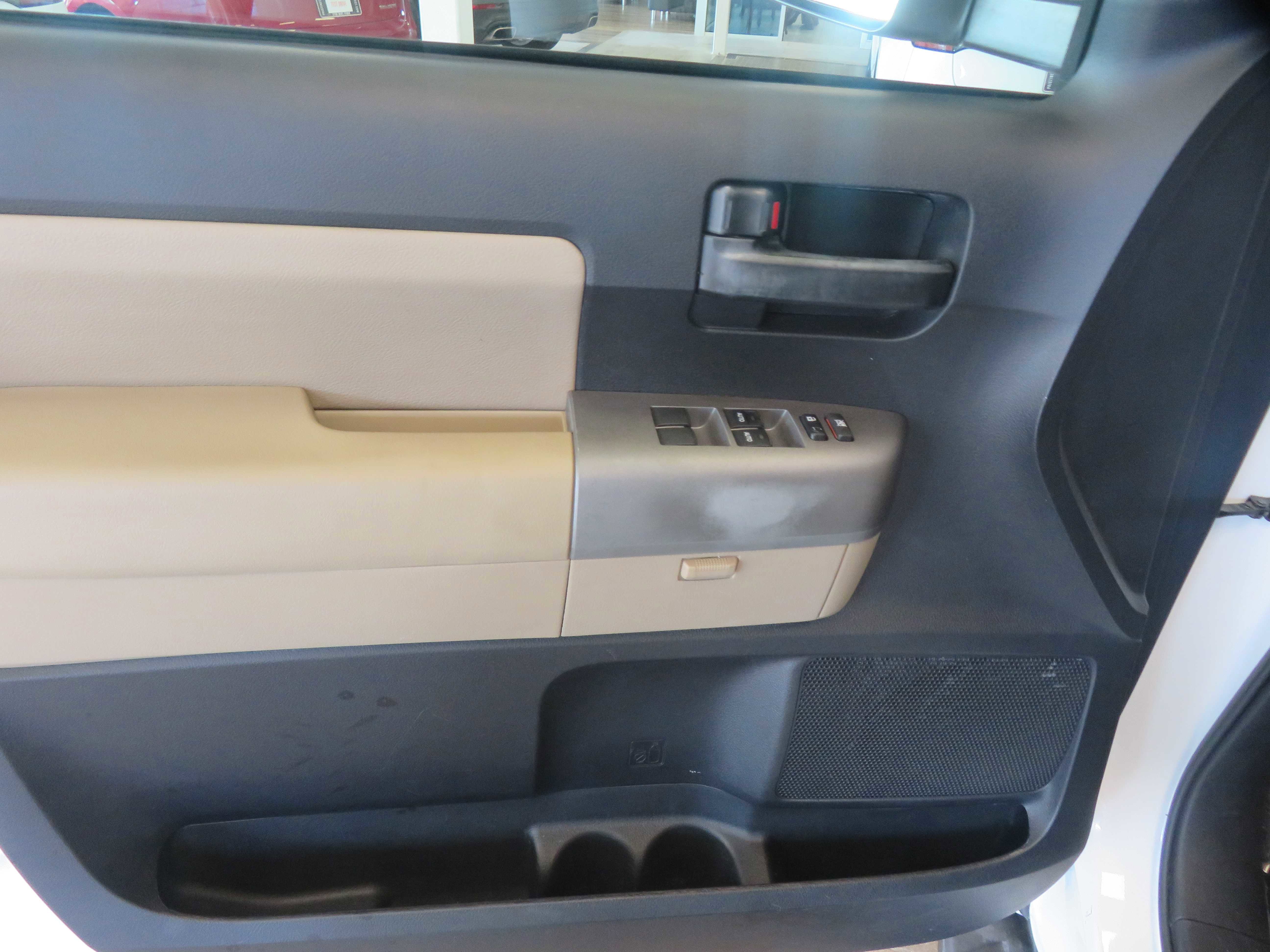 Used 2015 Toyota Sequoia SR5 w/ Premium Package image 14