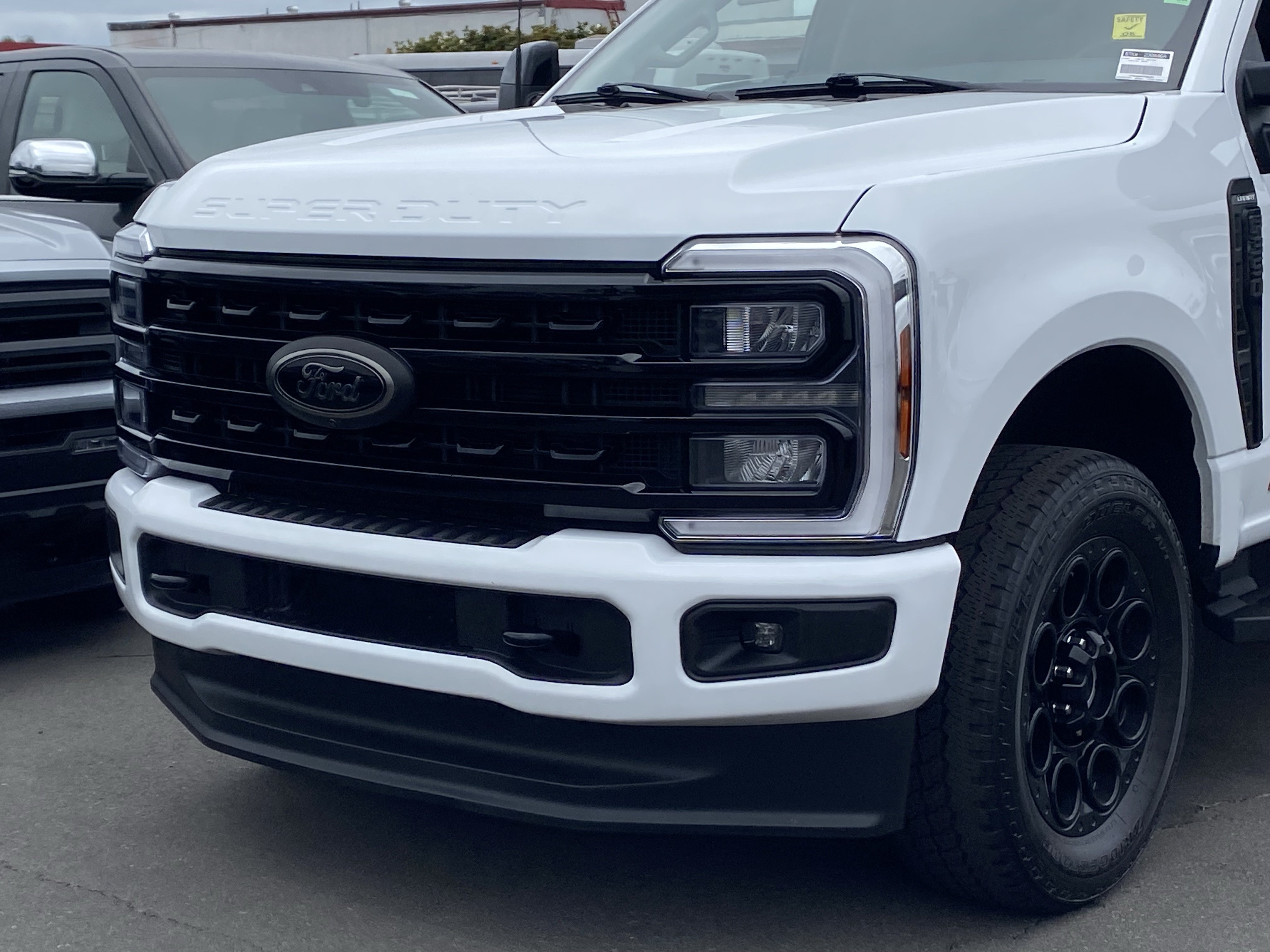 Used 2024 Ford F350 Lariat w/ Black Appearance Package AWD/4WD image 7