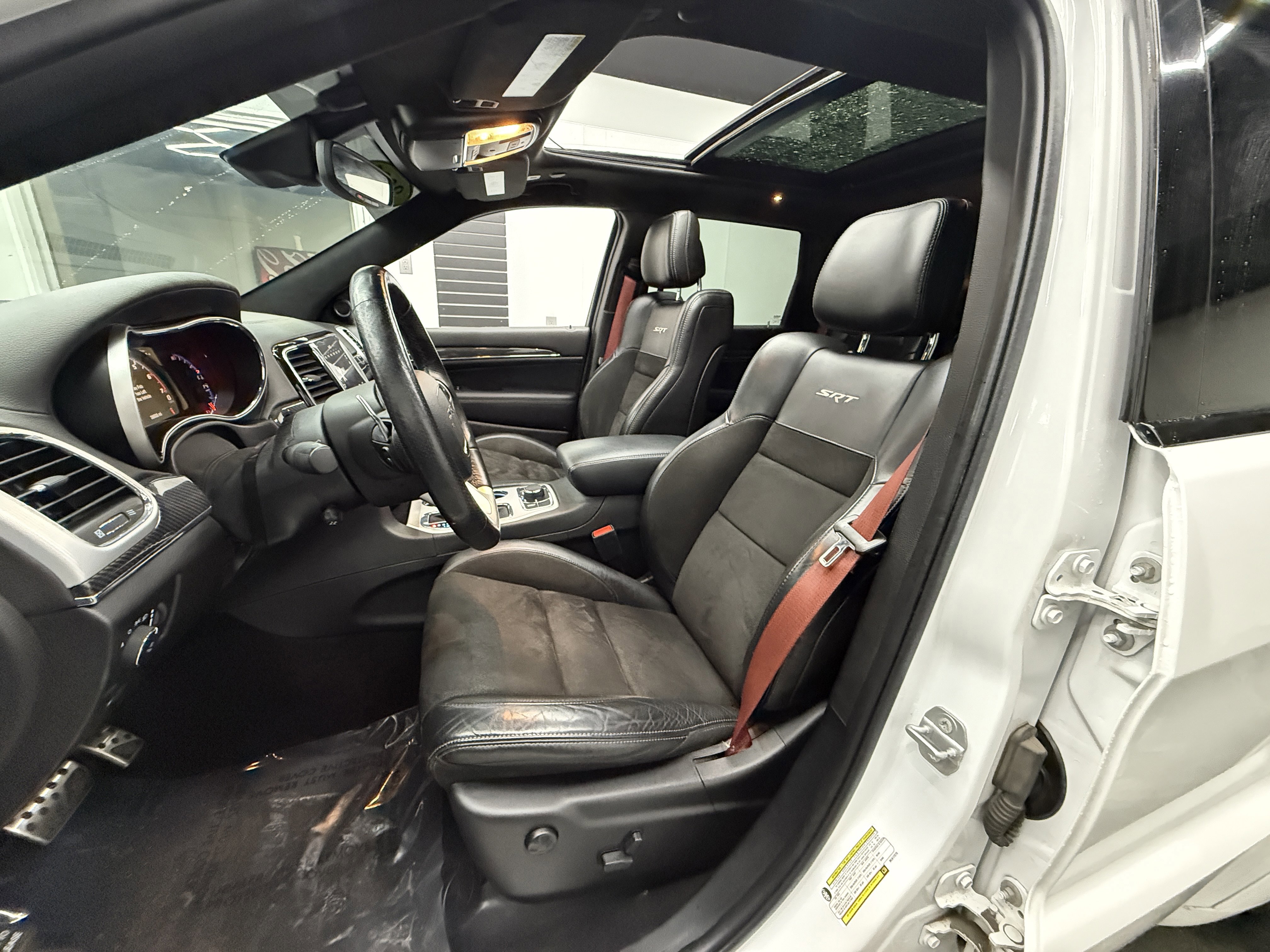 Used 2021 Jeep Grand Cherokee SRT image 10