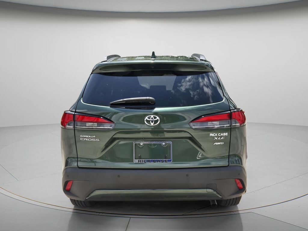 Used 2024 Toyota Corolla Cross XLE AWD/4WD image 6