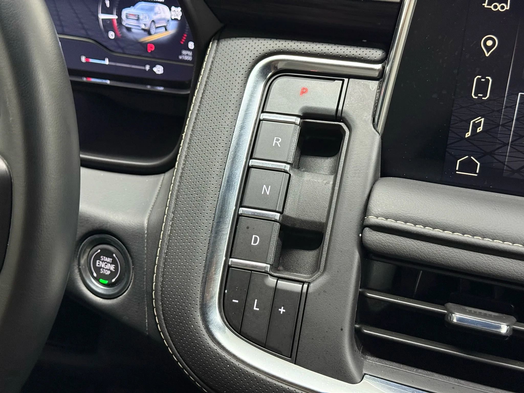 Used 2024 GMC Yukon SLT image 36