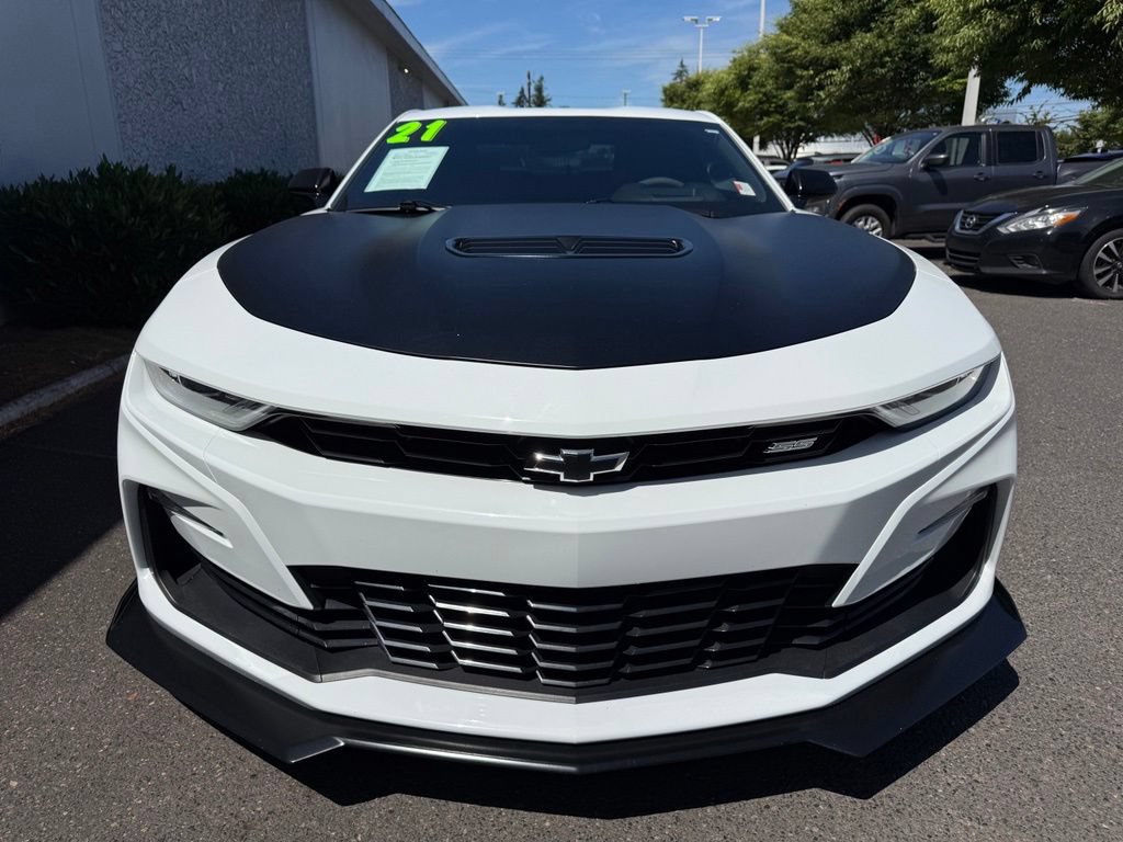Used 2021 Chevrolet Camaro SS RWD image 5