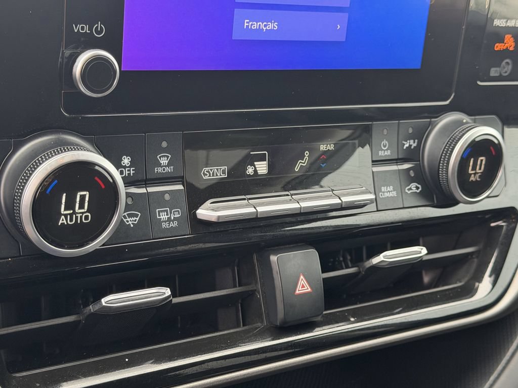 Used 2024 Toyota Highlander LE FWD image 20