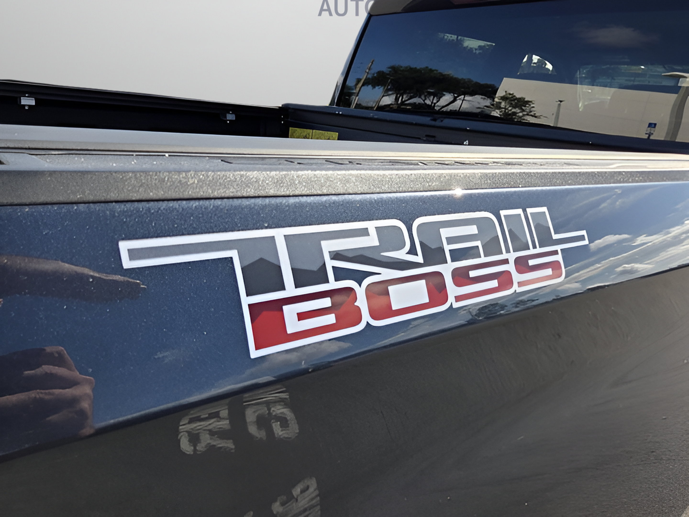 Certified 2020 Chevrolet Silverado 1500 Custom Trail Boss w/ Custom Convenience Package AWD/4WD image 31