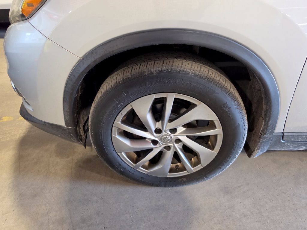 Used 2015 Nissan Rogue SL w/ SL Premium Package AWD/4WD image 3