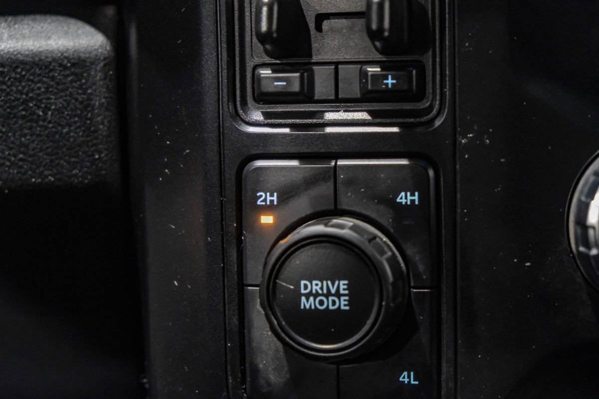Used 2024 Ford F350 Lariat AWD/4WD image 30