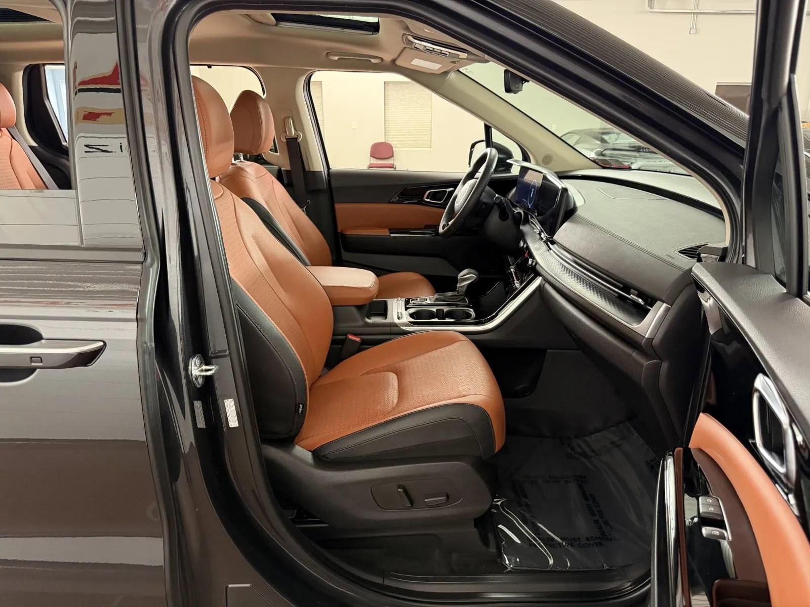 Used 2024 Kia Carnival SX Prestige FWD image 45