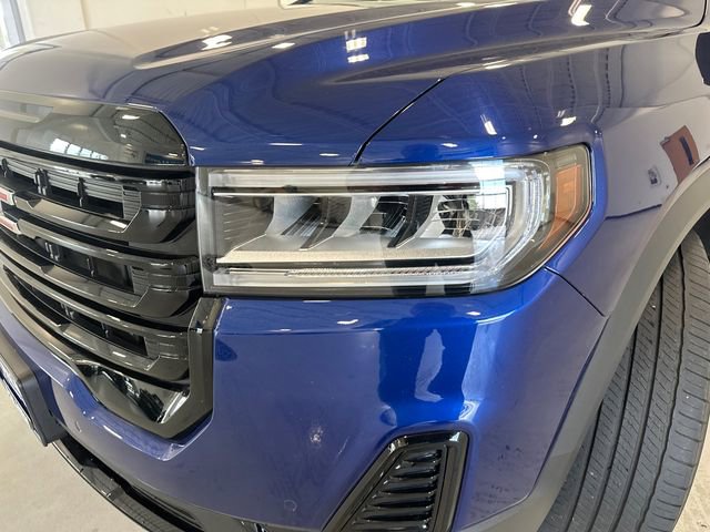 Used 2023 GMC Acadia SLT w/ Elevation Edition image 16