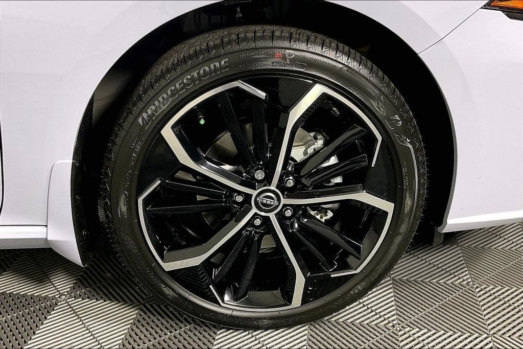 New 2026 Nissan Altima 2.5 SR AWD/4WD image 16