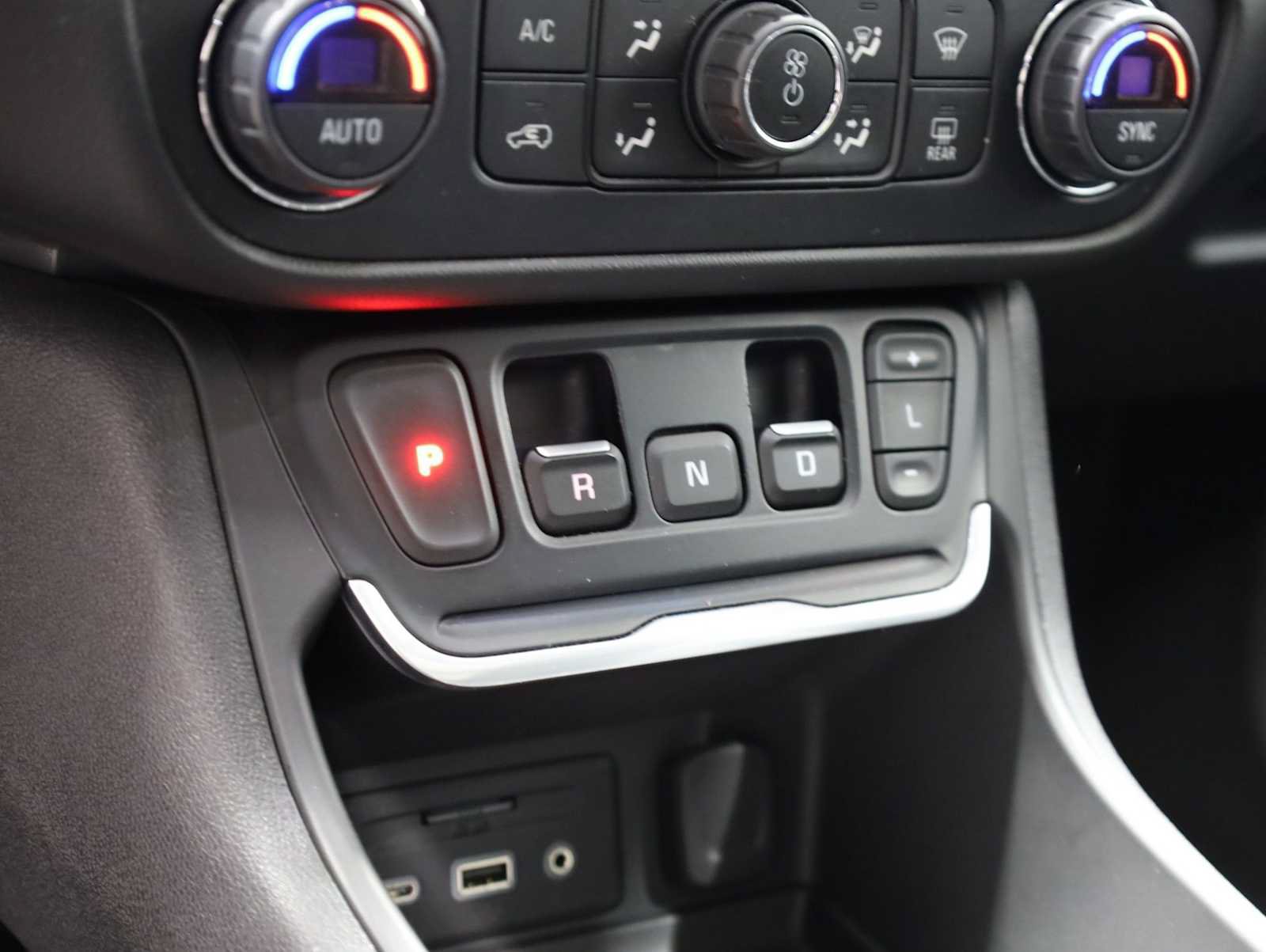 Used 2021 GMC Terrain SLT w/ Infotainment Package II AWD/4WD image 26