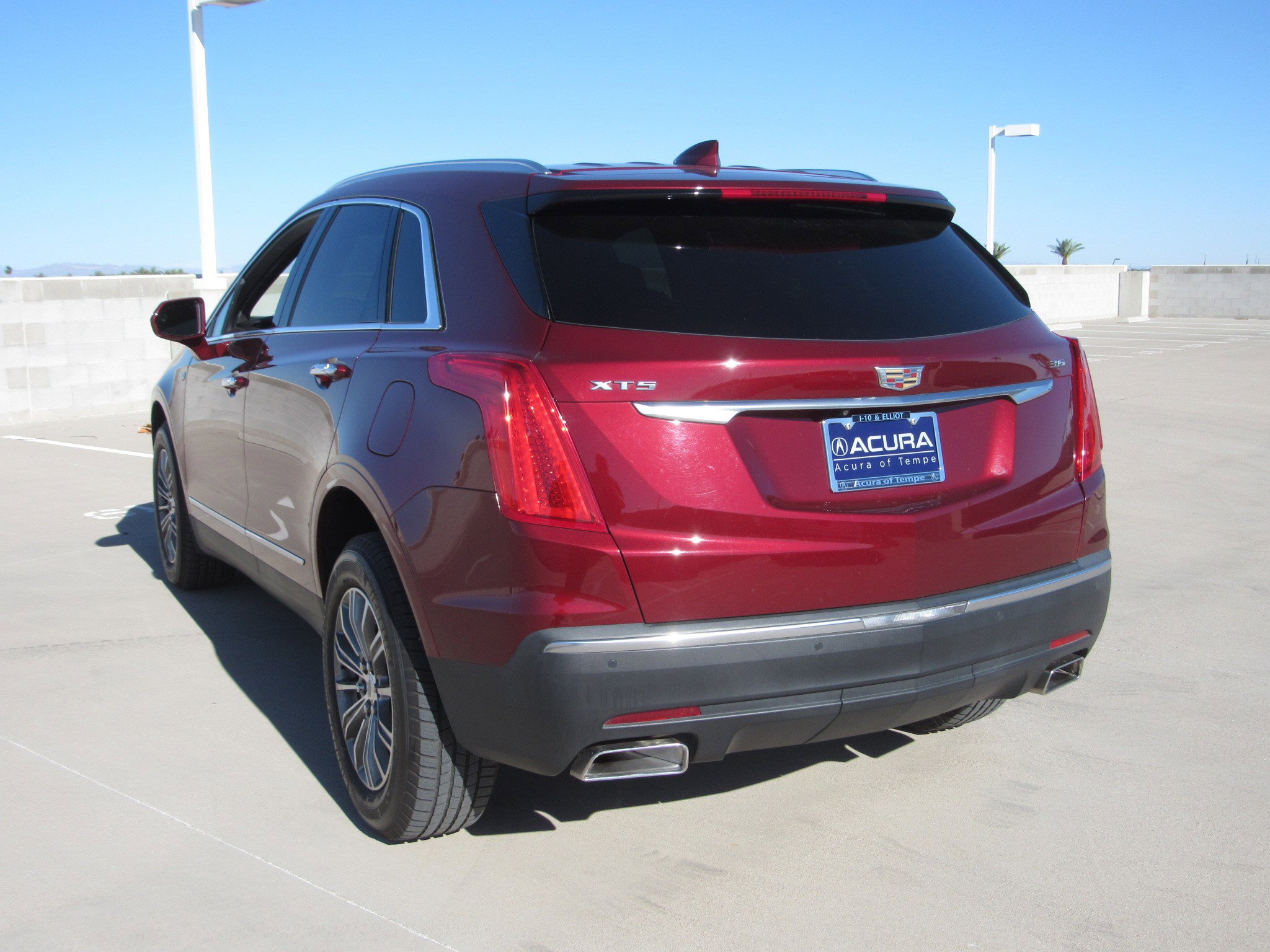 Used 2017 Cadillac XT5 Luxury w/ Driver Awareness Package image 6