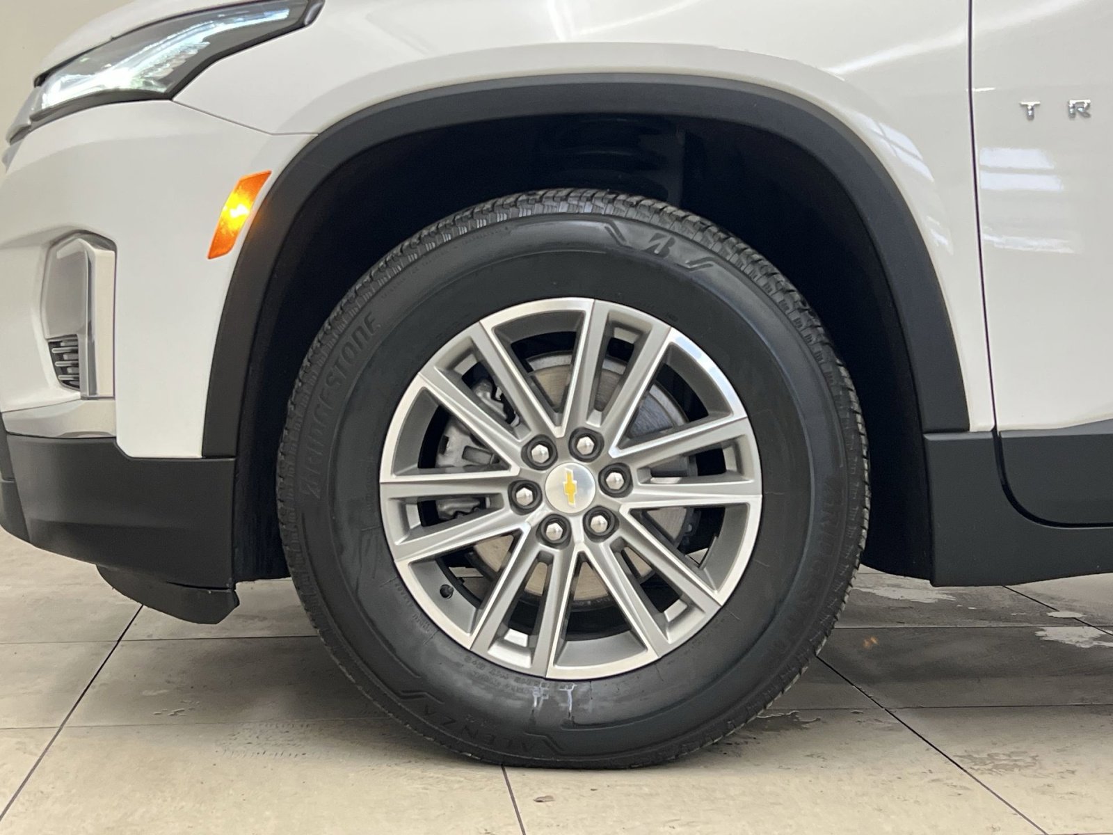 Used 2022 Chevrolet Traverse LT image 10