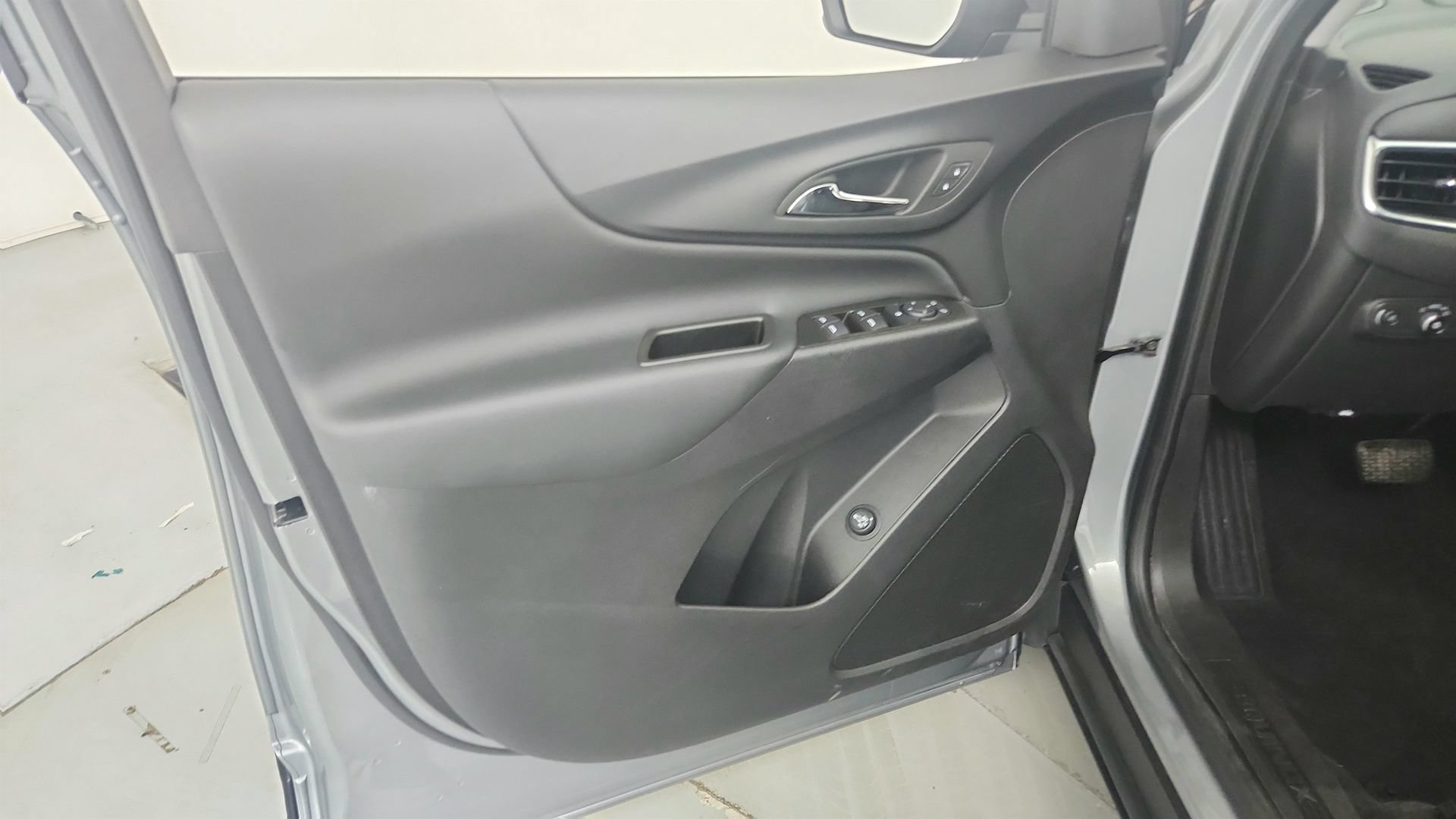 Certified 2024 Chevrolet Equinox LT AWD/4WD image 17