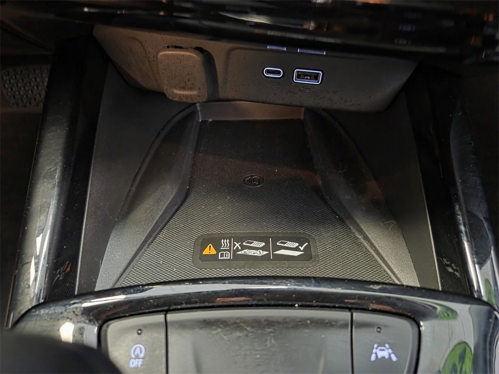 Certified 2024 Chevrolet Trax RS w/ Sunroof Package image 30