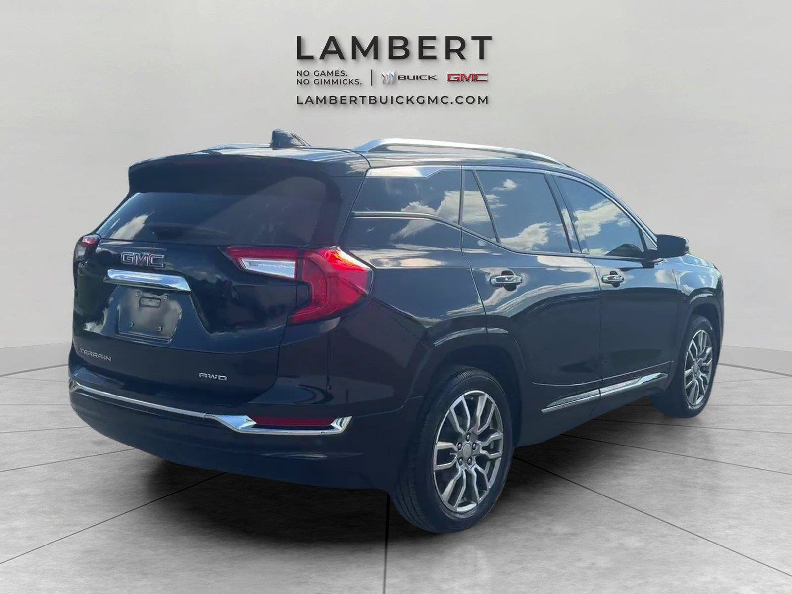 Used 2024 GMC Terrain Denali AWD/4WD image 5