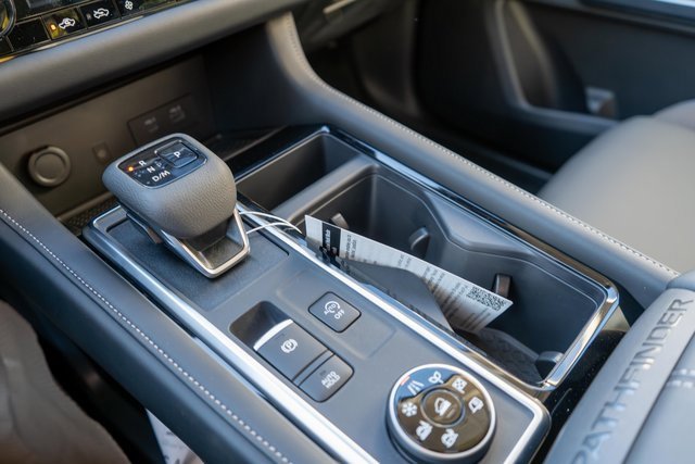 New 2025 Nissan Pathfinder SL image 25