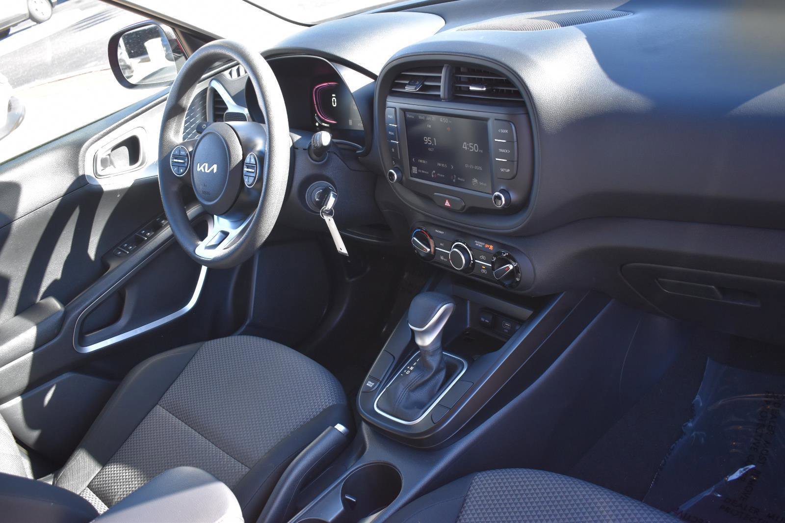 Used 2024 Kia Soul LX w/ Option Group 015 image 12