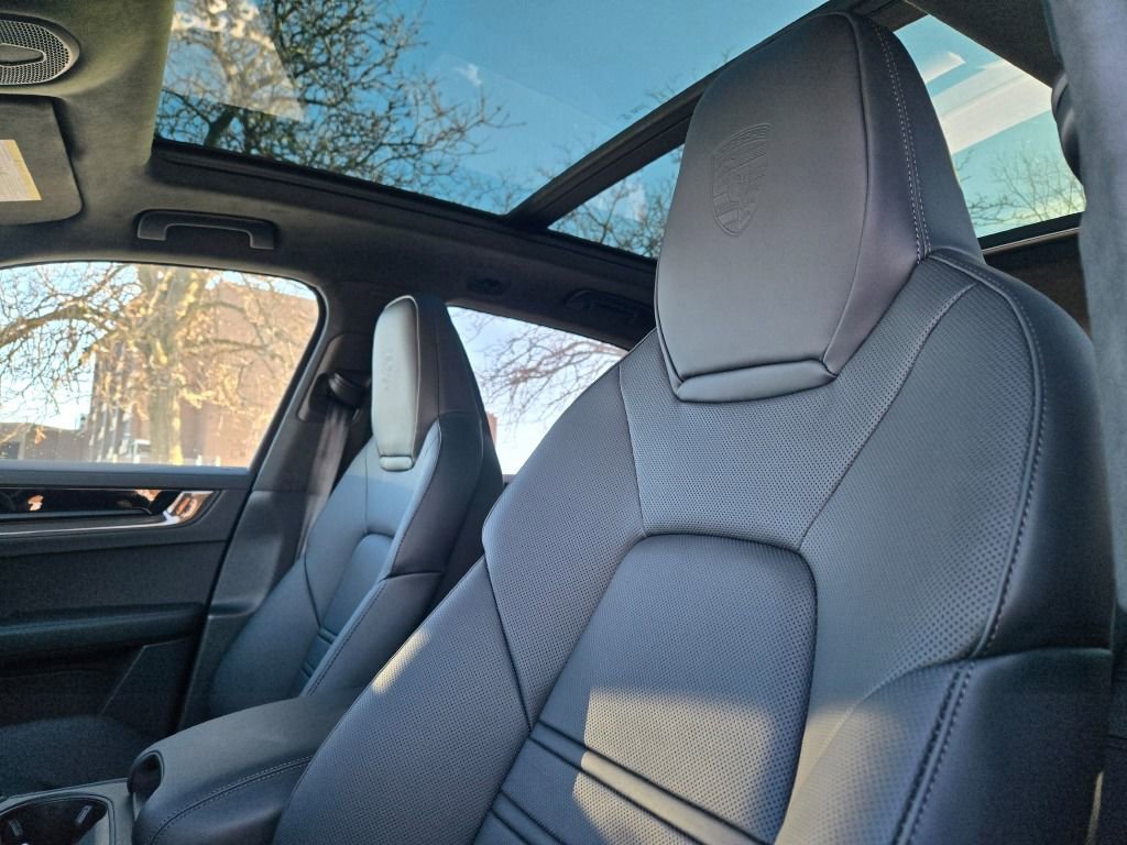 New 2026 Porsche Cayenne GTS image 21
