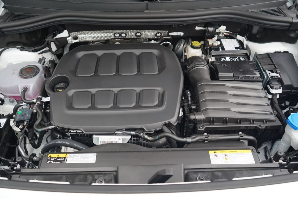 New 2026 Volkswagen Tiguan SE R-Line FWD image 12
