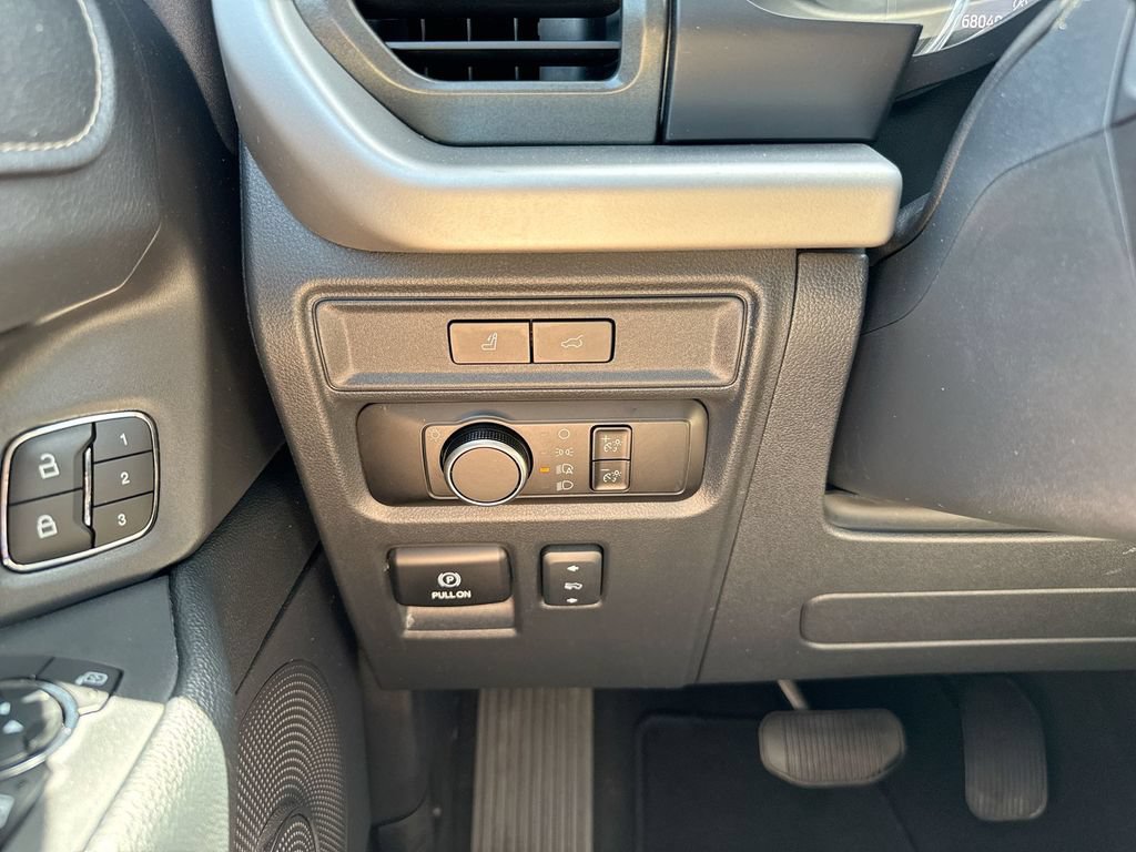 Used 2024 Ford Expedition XLT AWD/4WD image 19