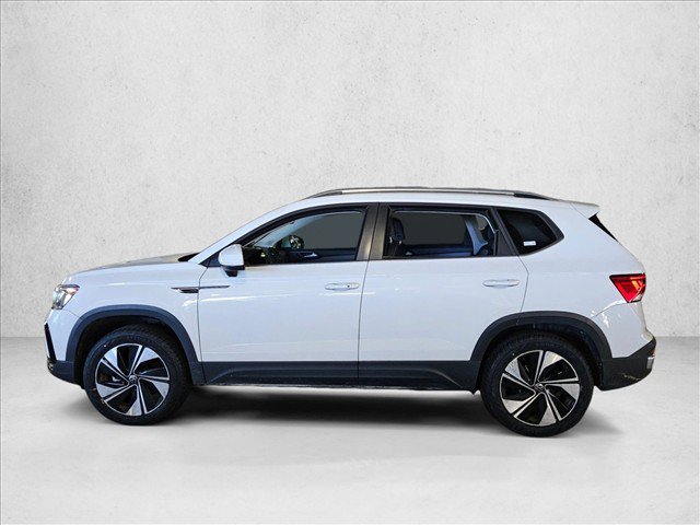 Used 2024 Volkswagen Taos SE AWD/4WD image 3