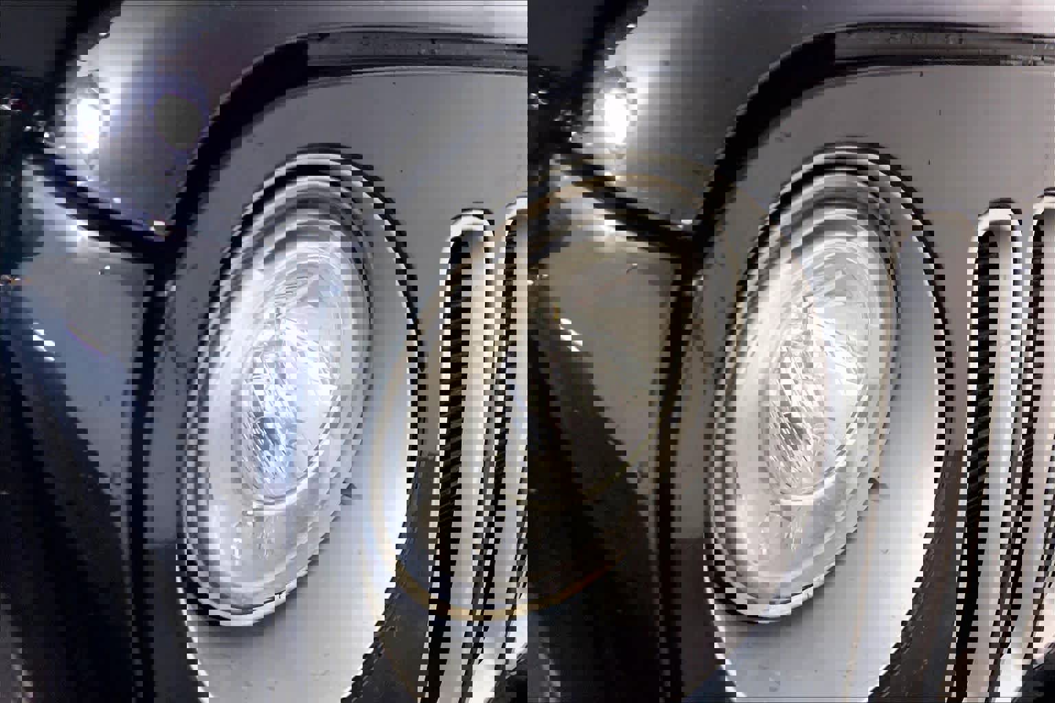 Used 2017 Jeep Wrangler Unlimited Sahara w/ Connectivity Group image 27