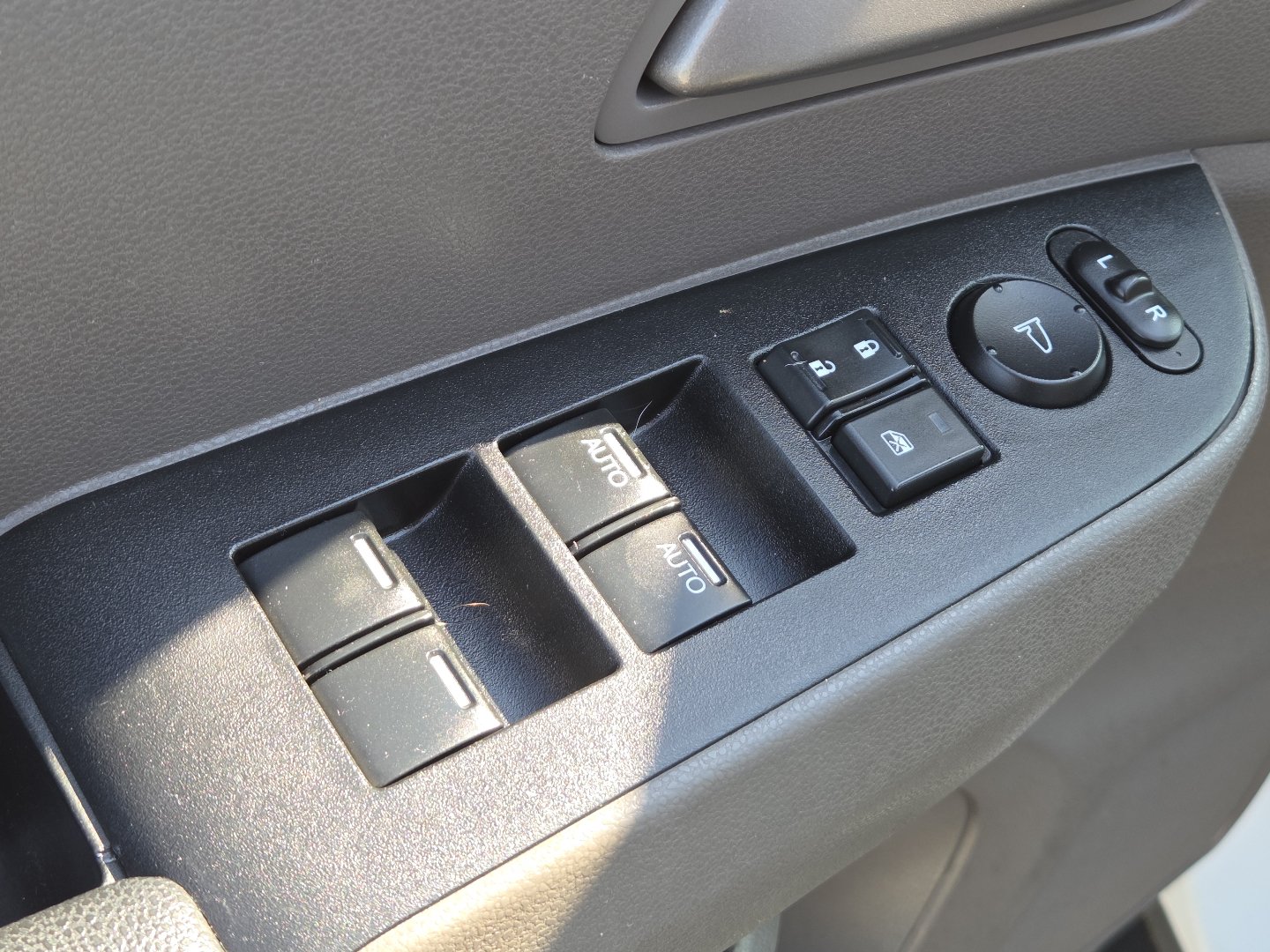 Used 2013 Honda Odyssey EX-L image 25