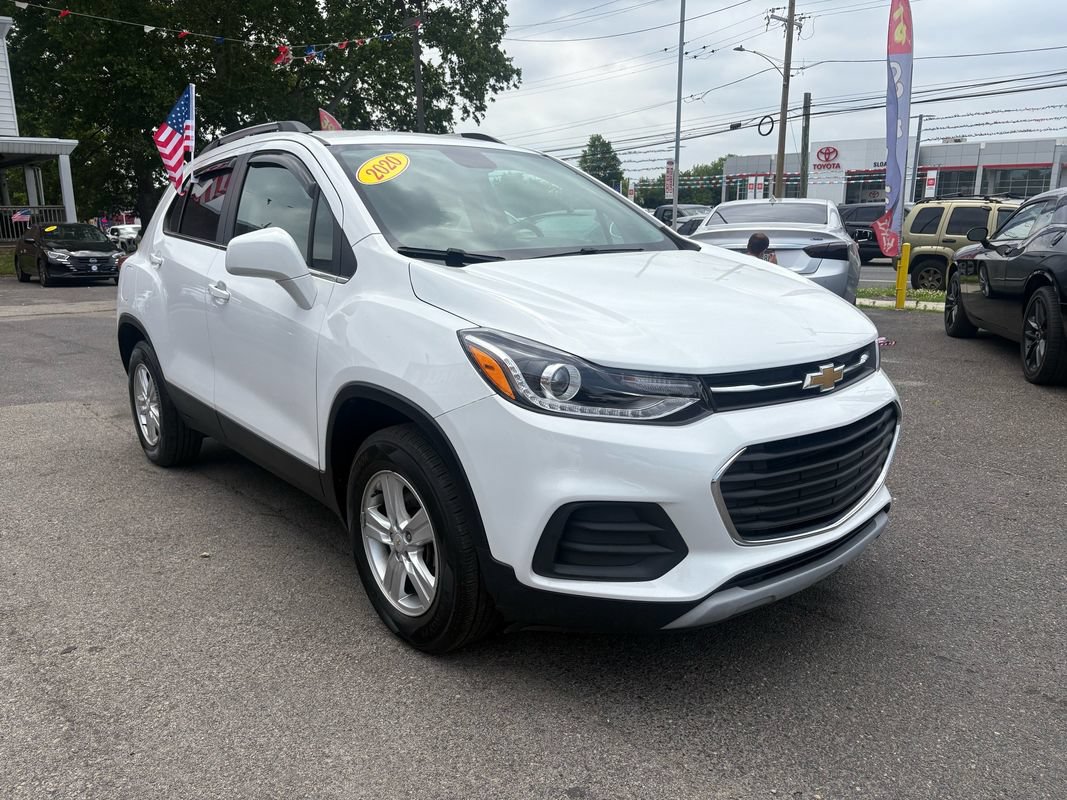 Used 2020 Chevrolet Trax LT w/ LT Convenience Package AWD/4WD image 9