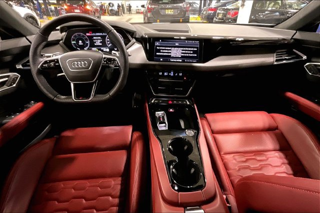 Used 2024 Audi RS e-tron GT w/ Carbon Performance Package AWD/4WD image 15