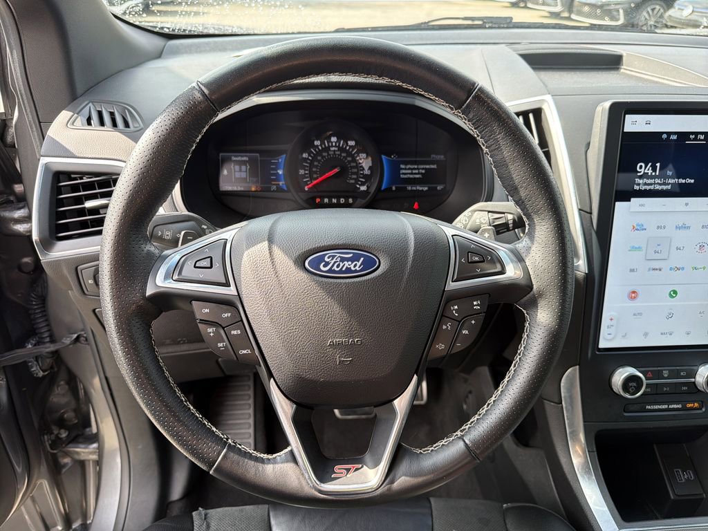 Used 2022 Ford Edge ST image 22