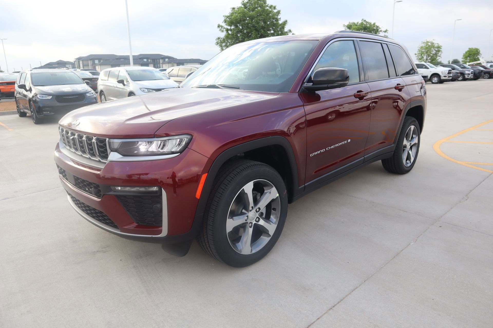 New 2026 Jeep Grand Cherokee Limited AWD/4WD image 11