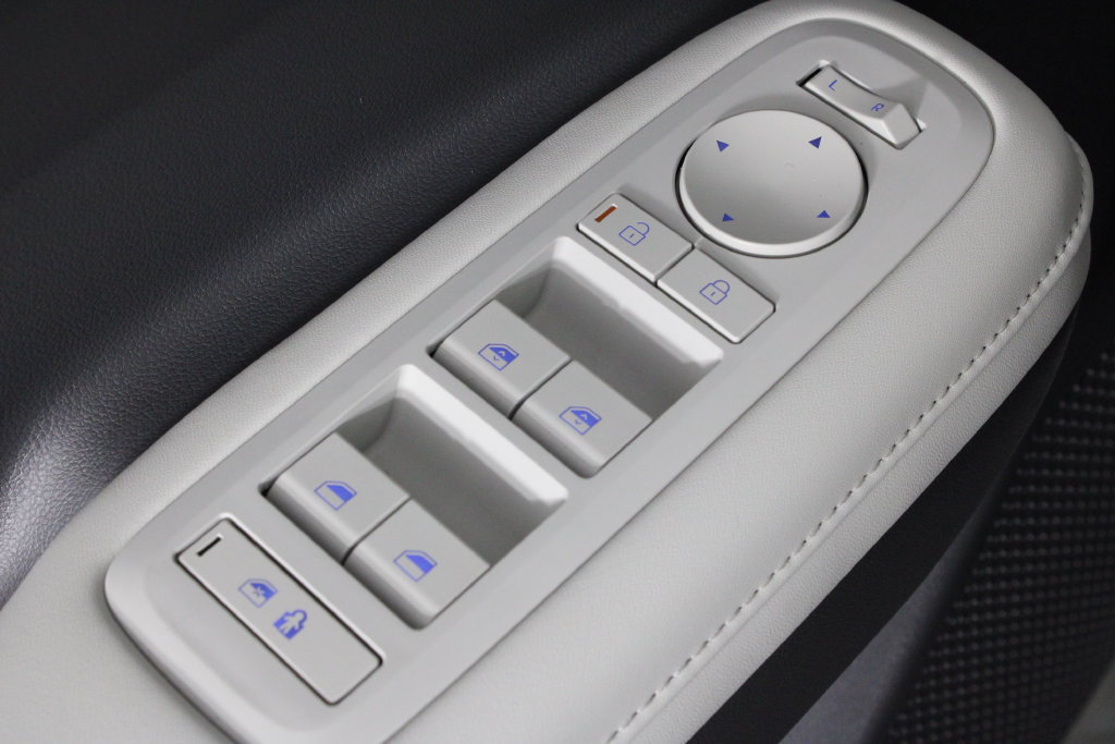 Certified 2027 Hyundai Santa Fe SEL FWD image 24