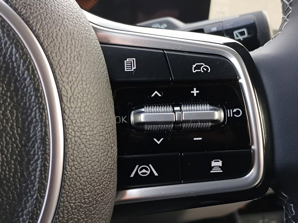 Used 2025 Kia Sorento S image 21