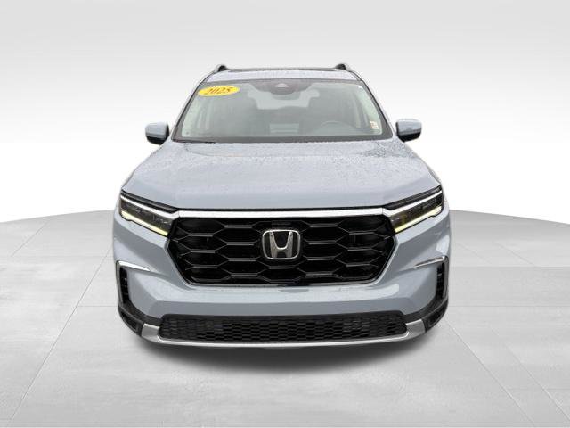 Used 2023 Honda Pilot Touring image 7