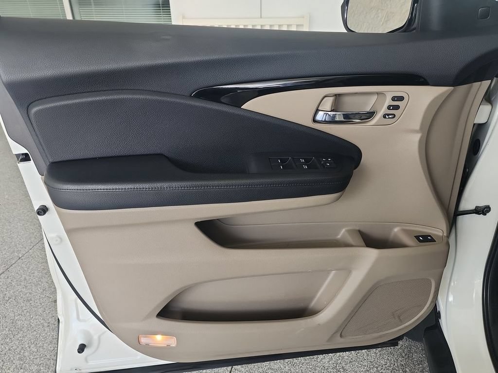 Used 2018 Honda Pilot Elite image 22