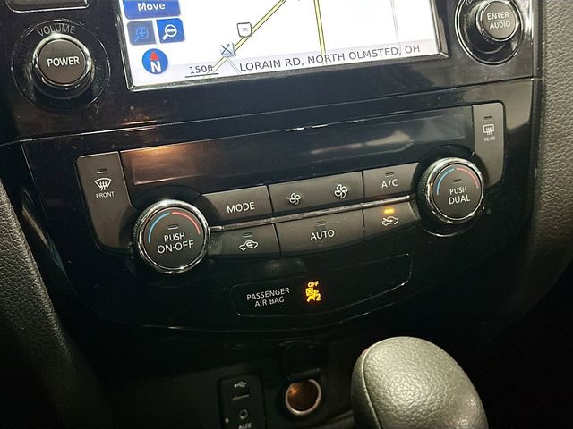 Used 2015 Nissan Rogue SV w/ SV Premium Package image 17