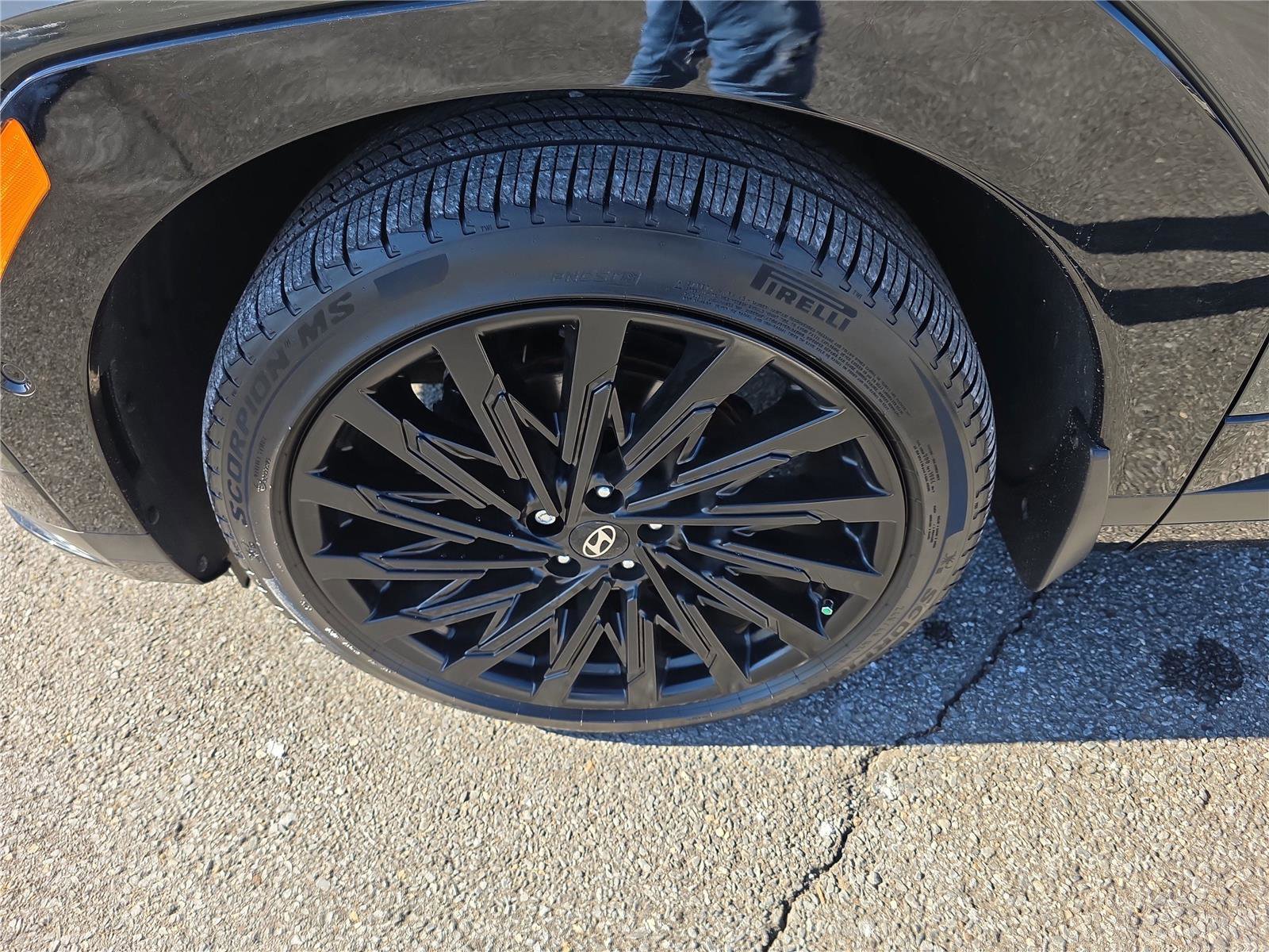 Certified 2025 Hyundai Santa Fe Calligraphy image 12